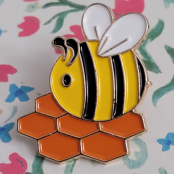 Bee On Honeycomb Enamel Pin - Picture 4 of 10